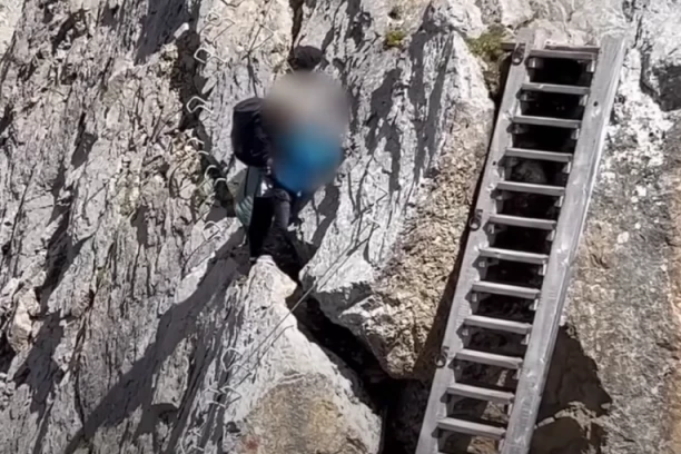 PRAVIO SELFI NA VIDIKOVCU, PA PAO U PROVALIJU I POGINUO NA LICU MESTA! Vatrogasci odmah stigli na lice mesta, ali muškarcu nije bilo spasa!