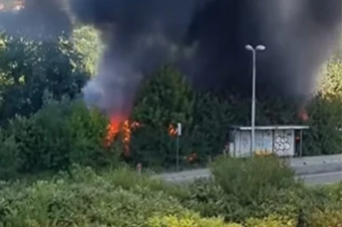OGROMAN POŽAR BUKTI U NOVOM SADU! Dim prekrio grad! (FOTO/VIDEO)