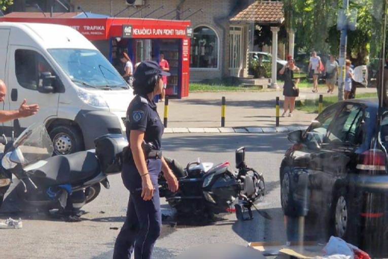 Policija obezbeđuje mesto udesa