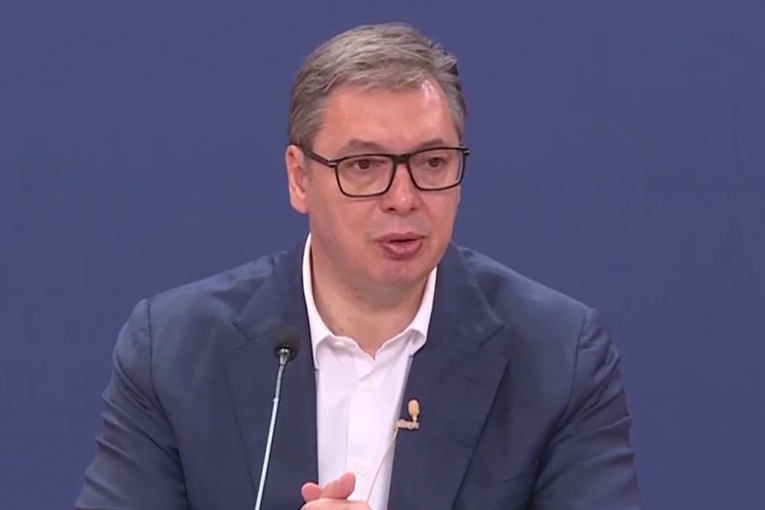 VUČIĆ ODGOVORIO NA STRAVIČNE KLETVE "MAJKI SREBRENICE": To da li će mene Alah ili Bog da kazni, mislim da je na Bogu - a ne na gospođi Subašić!