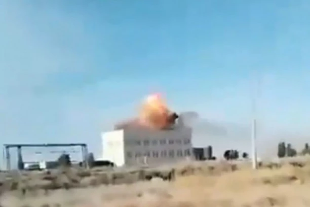 UKRAJINA UDARILA TAMO GDE RUSI NISU OČEKIVALI! Uleteli im duboko na teritoriju, pa raspalili po TAJNOJ vojnoj lokaciji (VIDEO)