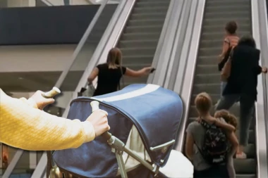 BEBA ISPALA MAJCI IZ KOLICA NA POKRETNIM STEPENICAMA! Drama u beogradskom tržnom centru!