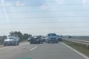 LANČANI SUDAR NA OBILAZNICI OKO ČAČKA! Dve osobe povređene, oštećena vozila!