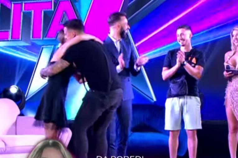 Terza kleknuo ispred majke Milice Velićković Elita 7 Zadruga 