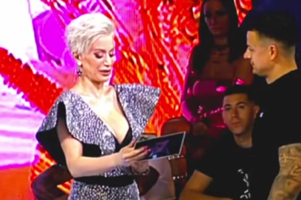 PREKID PROGRAMA FINALA ELITE! Dušica Jakovljević pročitala SAOPŠTENJE koje je dobila - svi su ZANEMELI!