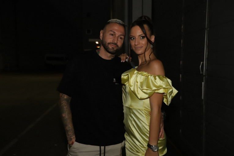 Miona Jovanović i Nenad Aleksić Ša se ljube na finalu Elite 7 Zadruga