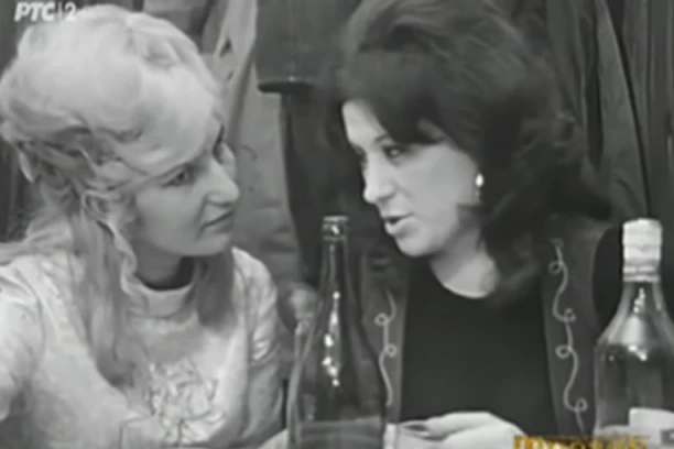 BEOGRADSKA OPERSKA DIVA I ŠABAČKA KAFANSKA PEVAČICA PRIČAJU O ZARADI:  Dve umetnice za istim stolom