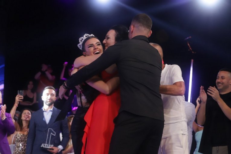 Anita Stanojlović majka