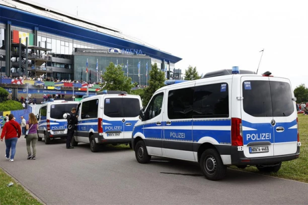 UBIJENE DVE OSOBE U PUCNJAVI U NEMAČKOJ: Muškarac ranio i dve žene, pa izvršio samoubistvo!