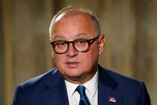 VESIĆ NASTAVLJA ŠTRAJK GLAĐU! Stručnjaci upozoravaju: "Otkazuju organi bez unosa hrane"