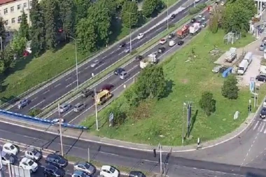 AUTO-PUT KRCAT VOZILIMA SVE DO AUTOKOMANDE! Na ovim deonicama u Beogradu su gužve, neke će vas iznenaditi - POTPUNO SU PROHODNE! (FOTO)