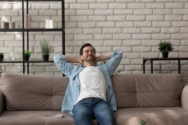 ŠTA SE DEŠAVA U TELU AKO STE 24 SATA POD KLIMOM, OVO SU NAJVEĆE OPASNOSTI: Paklene vrućine jedino ovako preživljavamo