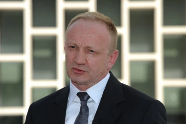 ĐILAS BIO ZA LITIJUM, A SAD BI DA VODI PROTESTE! ČITAJTE U SRPSKOM TELEGRAFU! Danas poklon MAGAZIN RIJALITI!