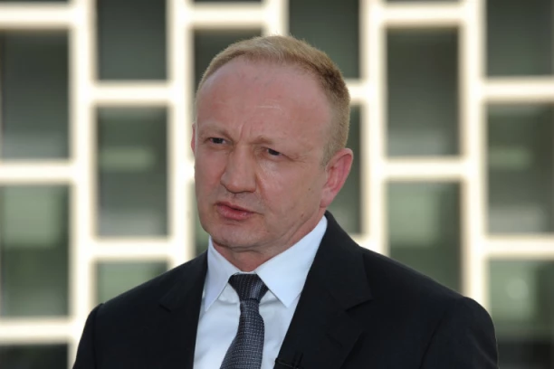 ĐILAS BIO ZA LITIJUM, A SAD BI DA VODI PROTESTE! ČITAJTE U SRPSKOM TELEGRAFU! Danas poklon MAGAZIN RIJALITI!