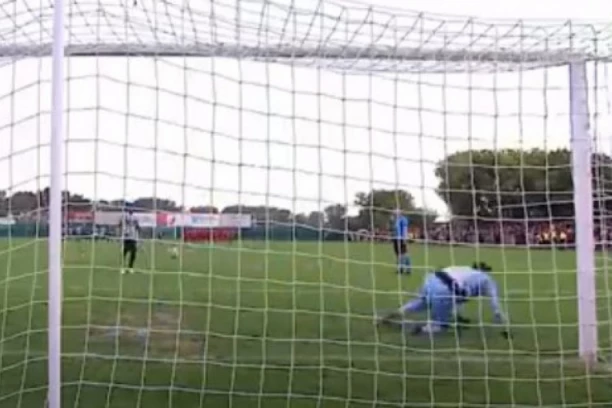 SPORTSKI DIREKTOR CRVENO-BELIH RADI U TRI SMENE: Paraf na ugovor je stavio i golman koji je pre dve godine zavio Partizan u crno!