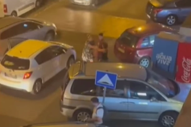 JEZIVA SCENA NA NOVOM BEOGRADU! Potukle se dve žene u ulici Jurija Gagarina, u bloku 70 (VIDEO)