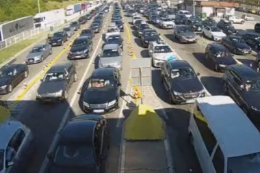 HAOS NA GRADINI I PREŠEVU! Ako krećete na put, naoružajte se strpljenjem - KILOMETARSKE KOLONE! (FOTO)