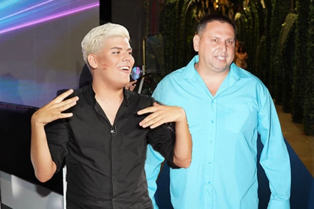 NISTE SPREMNI ZA OVAJ PRIZOR! Uroš Stanić spopao Takija na žurki, pa ga izljubio od glave do pete! (FOTO)