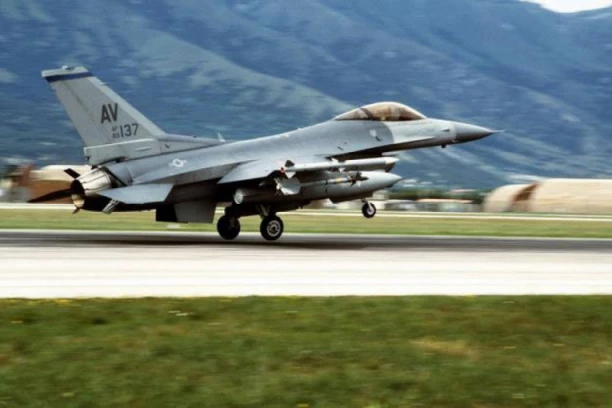 NJEGOVA JEDINICA JE PRVA U SVETU OBORILA AMERIČKI F-16: Preminuo pukovnik Mirko Zinaić!