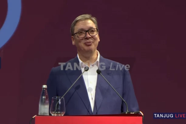 PREDSEDNIK VUČIĆ PRISUSTVOVAO OBELEŽAVANJU 34 GODINE OD OSNIVANJA SPS!