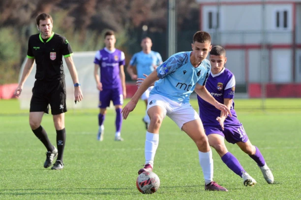 PUT KOJIM SE REĐE IDE: Nekadašnji polaznik Zvezdine fudbalske škole ima novi klub - stigao je u "Zemunelo"!