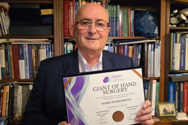 VELIKO PRIZNANJE SJAJNOM MIKROHIRURGU: Akademik Bumbaširević postao DŽIN HIRURGIJE ŠAKE