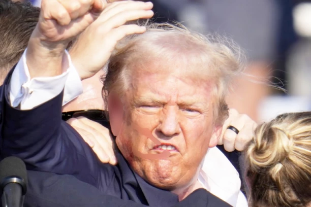 PROCURIO ZABRANJENI SNIMAK! OVAJ Razgovor Trampa i Kenedija posle atentata NIJE SMEO DA DOĐE DO JAVNOSTI (VIDEO)