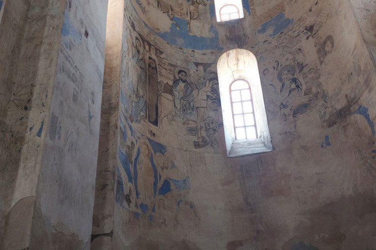 Unutrašnjost crkve Svetog krsta na ostrvu Ahtamar