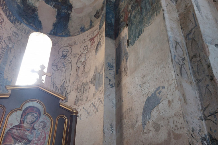 Unutrašnjost Crkve Svetog krsta na ostrvu Ahtamar