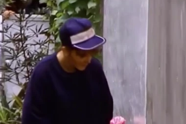 OBOŽAVALI STE JE PRE KASANDRE, a danas je ne biste prepoznali! Evo kako čuvena "DIVLJA RUŽA" (71) izgleda nakon operacija! (VIDEO)