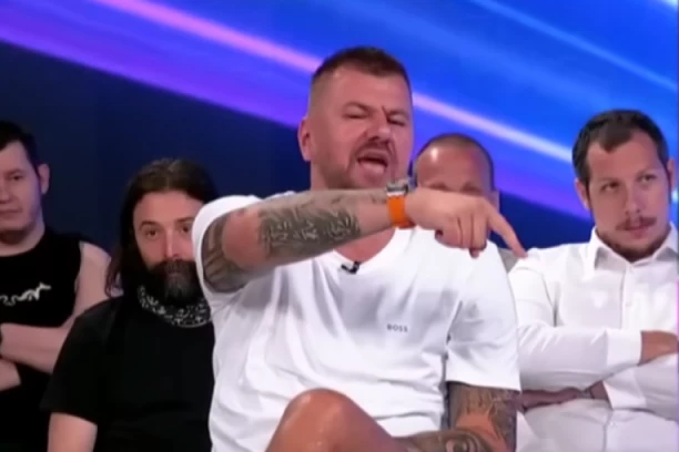 HITNO UKLJUČENJE U PROGRAM PINKA! Rusvaj uživo u Narod pita, Janjuš svirepo NAPADNUT! Aneli SKOČILA preko voditelja (FOTO)