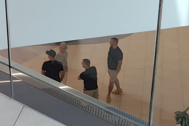 Andjelo Ranković sa majkom bez Anite Stanojlović