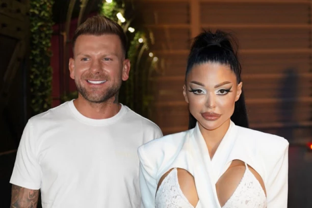 POD OKRILJEM NOĆI POKAZALA SVOJE UMEĆE! Privatni snimak Maje i Stanislava zapalio društvene mreže - REŠILI DA RADE NA BEBI?!