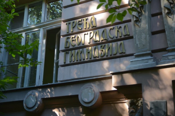 I TREĆA GIMNAZIJA POČELA NASTAVU! Velika pobeda zdravog razuma u Srbiji, SVE VIŠE ĐAKA U KLUPAMA, BLOKADERI U MANJINI!