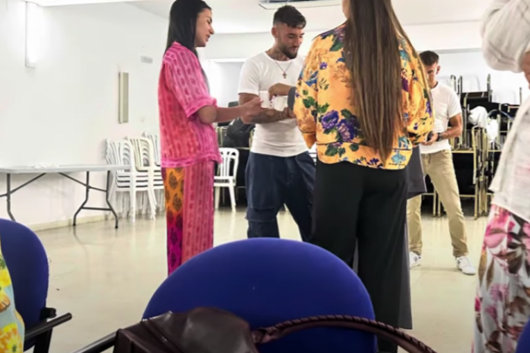 Luna usnimila Anastasiju i Gudelja