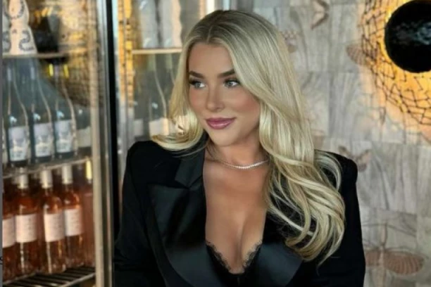 ZBOG NJE TEMPERATURA DOSEŽE TAČKU KLJUČANJA: Najzgodnija fudbalerka zapalila društvene mreže - fanovi u ekstazi! (FOTO GALERIJA)