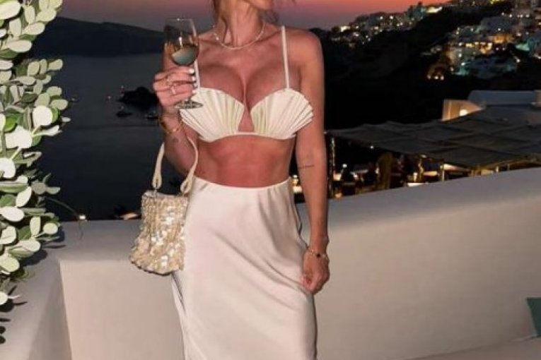 Sama na odmoru - vatrena Šarlot