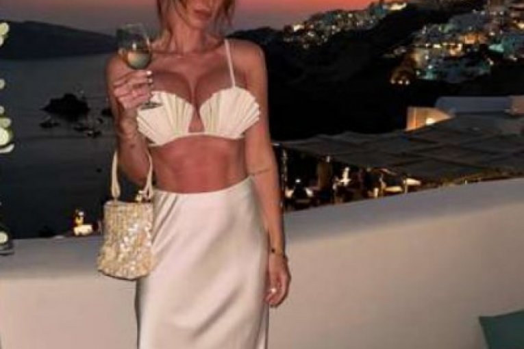 Sama na odmoru - vatrena Šarlot