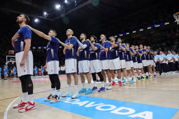 MOĆNA PORUKA SA MALOG KALEMEGDANA: Javnosti se obratio šampion - evo šta su poručili iz Zvezde nakon Karijevog spiska!