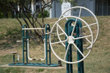 REPUBLIKA SAZNAJE! Obrt u slučaju povređivanja devojčice u parku u Beogradu: "Videla sam policiju, ali mislim da nije zbog deteta bila tu!"