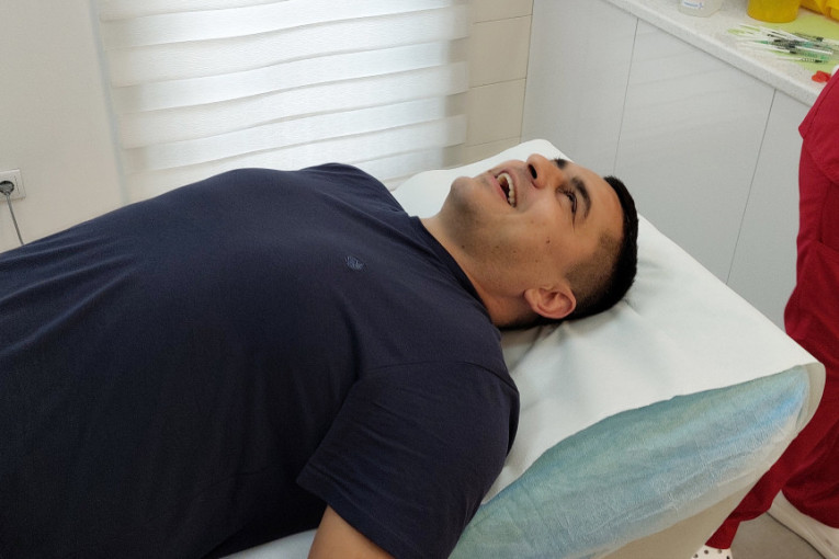 Bebica kod plastičnog hirurga