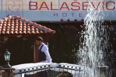 GOSTI CENTRA BALAŠEVIĆ: "OVO JE HOTEL UŽASA"! Menadžment smeštaja žestoko uzvratio: "Zvali smo POLICIJU, pokrećemo TUŽBE"