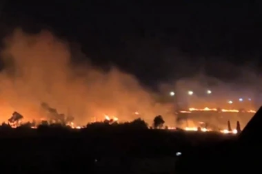 VATRENA STIHIJA GUTA PODGORICU! Vatromet zapalio šumu na Gorici, crni dim kulja (VIDEO)