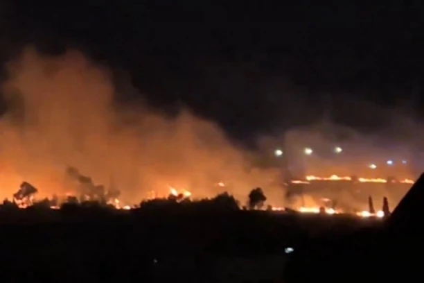 VATRENA STIHIJA KRENULA PREMA KUĆAMA! Haos širom Crne Gore, požar se širi (VIDEO)