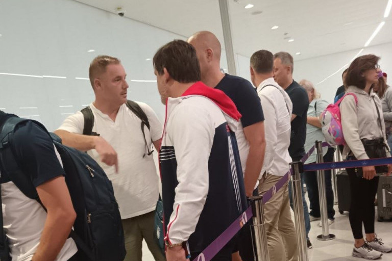 Novakom kum je stigao u Pariz