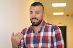 "NE MOGU, SINE, NEMAM SNAGE..." Potresne reči majke Vladimira Tomovića rasplakale naciju, posetili Ostrog, pa se desilo ČUDO! (FOTO)