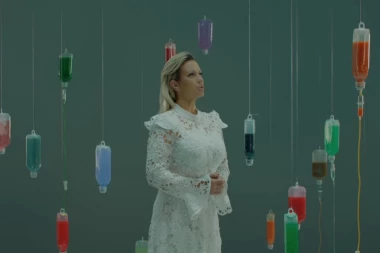 ŠTA SU MI URADILE BARABE? Ana Kokić prima infuzije za koje do sada niste čuli: "Desi nam se da nekada izgubimo sebe" (VIDEO)