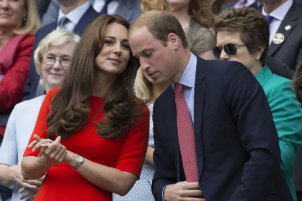 "ON SE NJE PLAŠI" Pogledajte snimak kako se Kejt ponaša prema Vilijamu kada niko ne gleda - biće vam sve jasno (VIDEO)