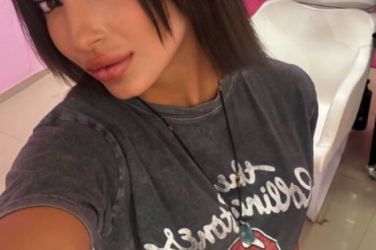 Barbi Afrika se ofarbala u crno