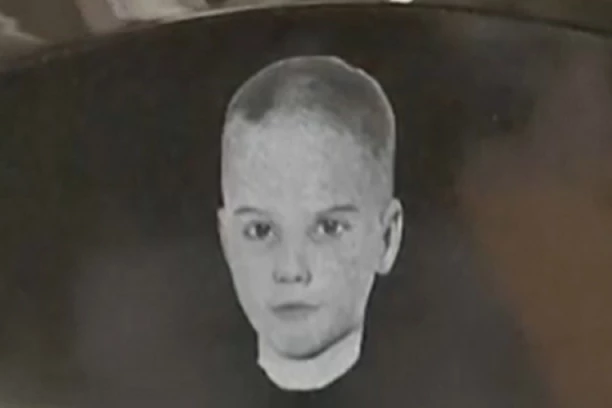 MISTERIJA KONAČNO REŠENA, POSLE 65 GODINA! Identifikovan "dečak u kutiji", o telu UBIJENOG deteta se ništa nije znalo! (VIDEO)